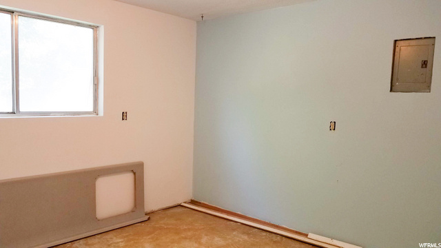 164 S Center St, Hyrum, UT 84319 — photo 9