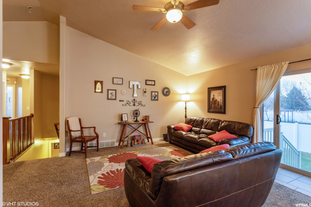 762 W 910 N, Clinton, UT 84015 — photo 4