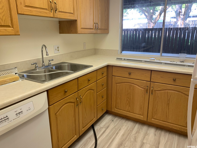 357 E Peach Ln, Bountiful, UT 84010 — photo 6