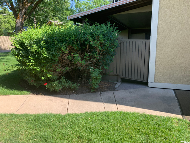 357 E Peach Ln, Bountiful, UT 84010 — photo 2