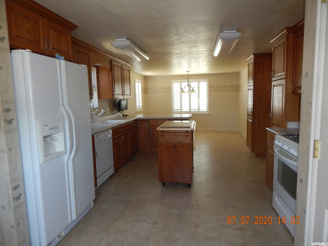 590 E 100 S, Price, UT 84501 — photo 9