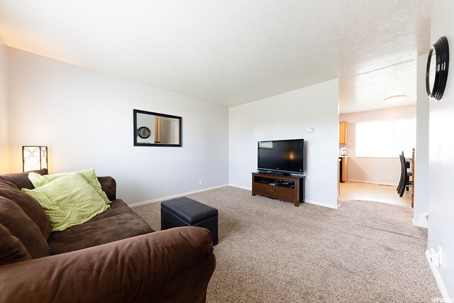 607 W 950 N, Clinton, UT 84015 — photo 5