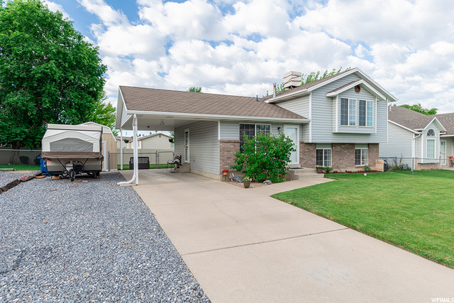 607 W 950 N, Clinton, UT 84015 — photo 2