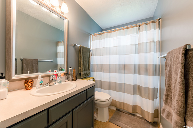 607 W 950 N, Clinton, UT 84015 — photo 11