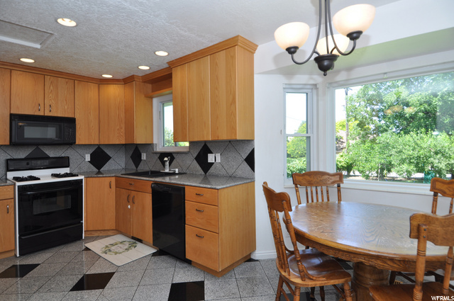 1005 N 1000 E, Layton, UT 84040 — photo 12