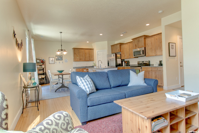 281 W 680 N, Centerville, UT 84014 — photo 7