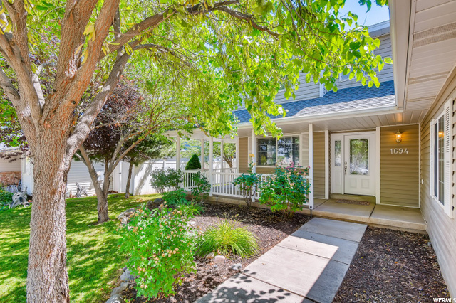 1694 N 2615 W, Clinton, UT 84015 — photo 3