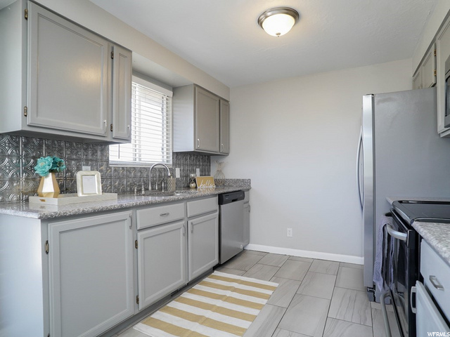 923 S 300 E, Layton, UT 84041 — photo 8