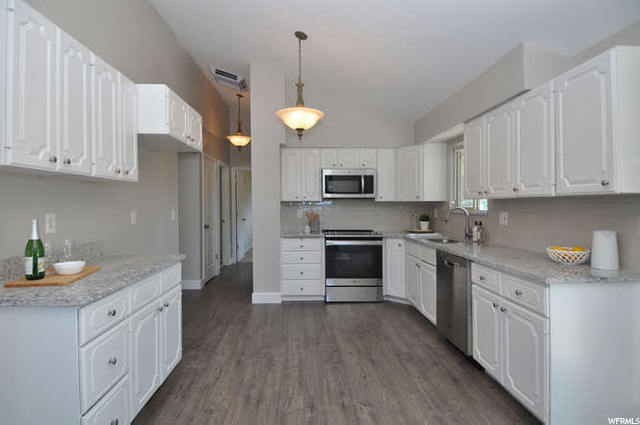 8061 S 1475 E, Sandy, UT 84093 — photo 11