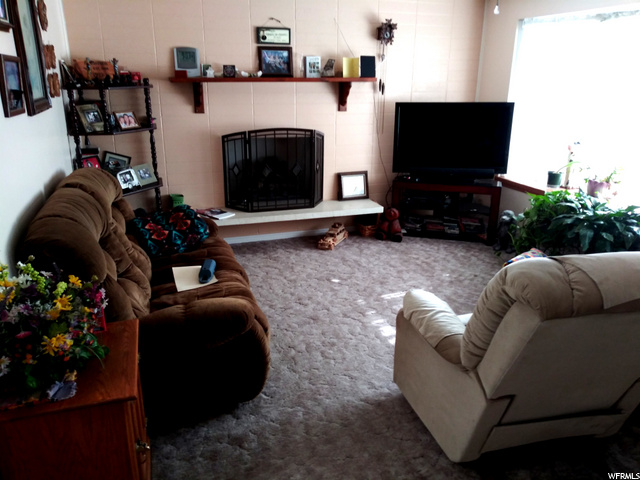 957 N Sapphire Dr E, Layton, UT 84041 — photo 2