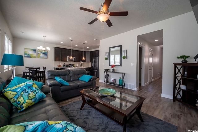 1464 E Primrose Ln, Layton, UT 84040 — photo 3