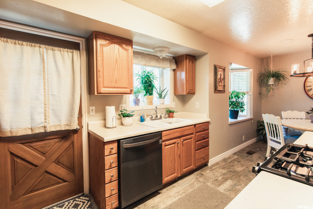 578 E 6870 S, Midvale, UT 84047 — photo 7