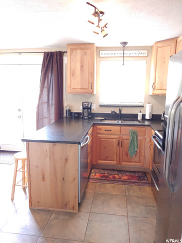 422 E Calnette S, Sandy, UT 84070 — photo 7