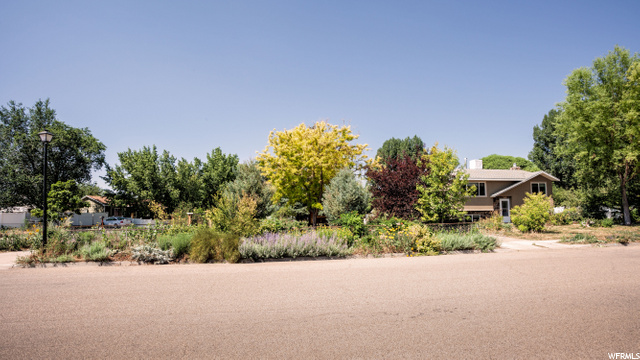 136 Aspen Dr, Vernal, UT 84078 — photo 2