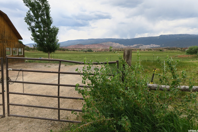 97 S 680 East St E, Torrey, UT 84775 — photo 3