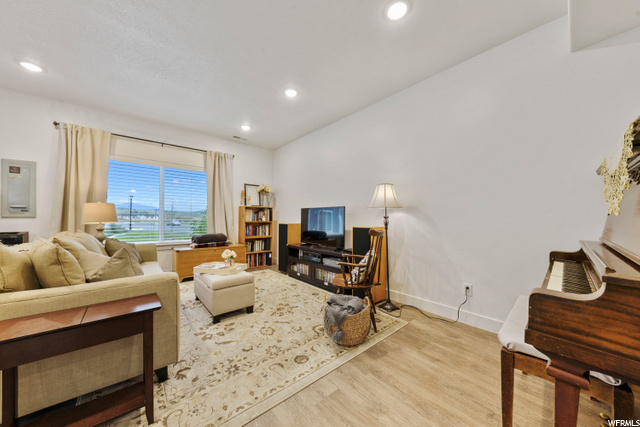 1374 E 340 S, Hyrum, UT 84319 — photo 3