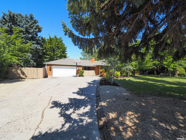 3956 S 2000 E, Holladay, UT 84124 — photo 2