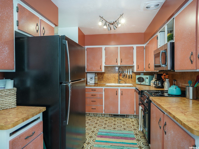 1209 N 200 E, Layton, UT 84041 — photo 8