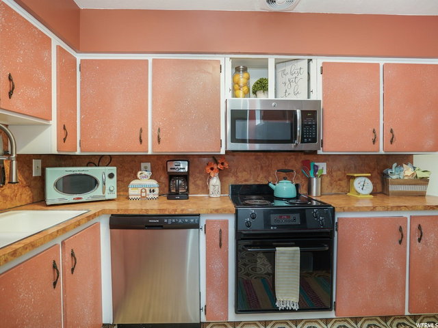 1209 N 200 E, Layton, UT 84041 — photo 9