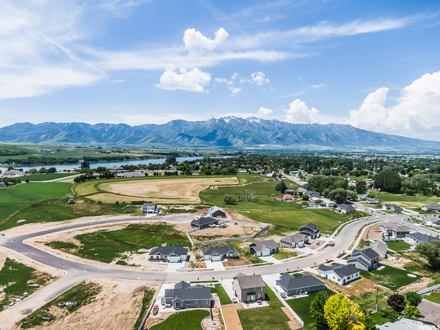 560 S 390 E, Hyrum, UT 84319 — photo 2