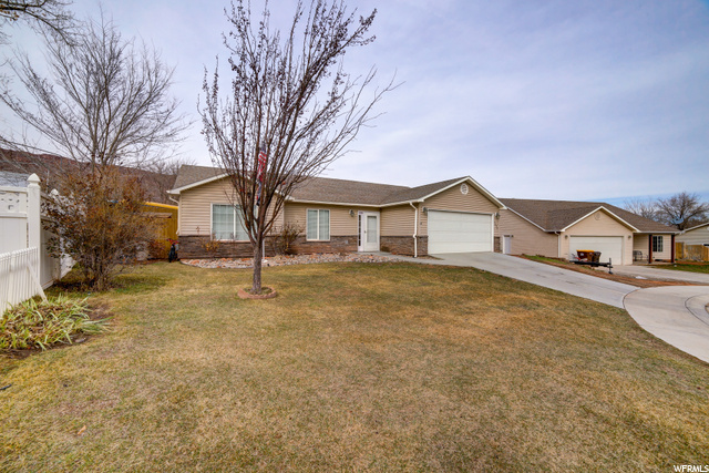 1292 S Red Valley Ct E, Moab, UT 84532 — photo 2