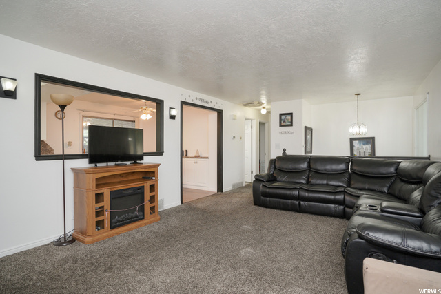 1047 N 575 W, Clinton, UT 84015 — photo 6