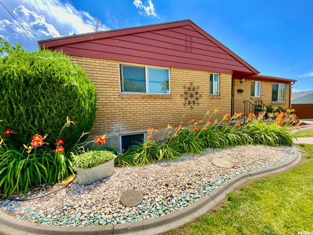 981 Vitt Dr, Ogden, UT 84404 — photo 3