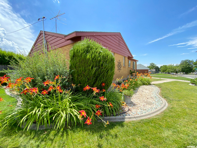 981 Vitt Dr, Ogden, UT 84404 — photo 4