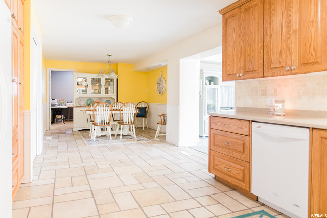 8583 S 520 E, Sandy, UT 84070 — photo 12