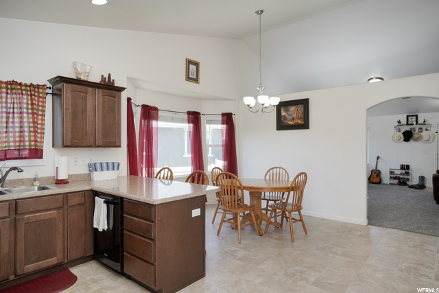 946 E Chris Cir, Clearfield, UT 84015 — photo 7