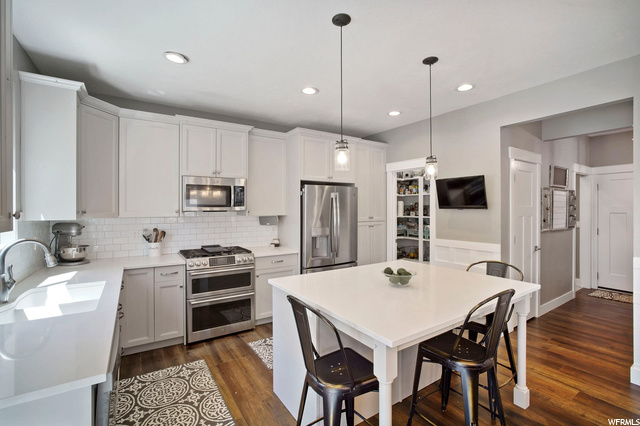 390 Sycamore Grove Ln, Bountiful, UT 84010 — photo 2