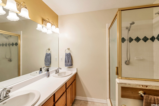 391 E Angel Ct, Sandy, UT 84070 — photo 10