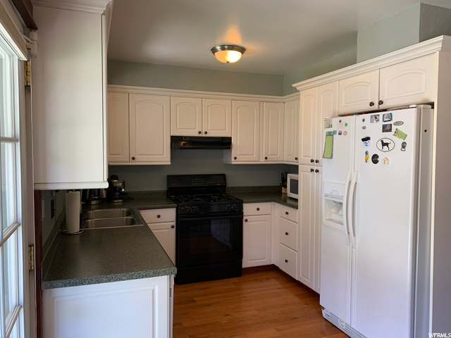 9702 S 2720 E, Sandy, UT 84092 — photo 2
