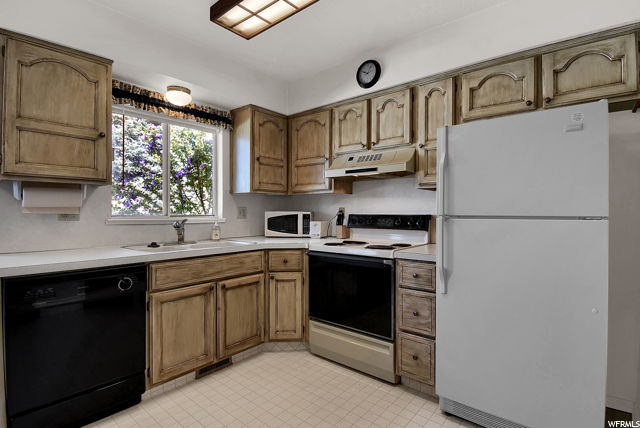 5229 S 2775 W, Roy, UT 84067 — photo 9