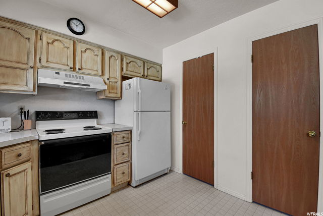 5229 S 2775 W, Roy, UT 84067 — photo 10