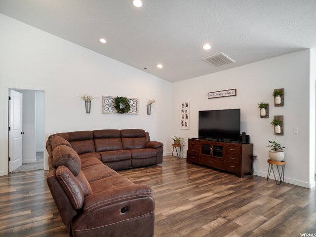 3583 S Bayview Dr, Syracuse, UT 84075 — photo 2