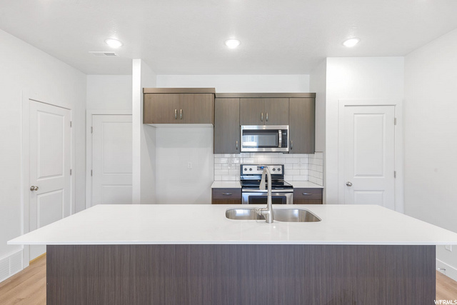 376 S 1580 E, Hyrum, UT 84319 — photo 2