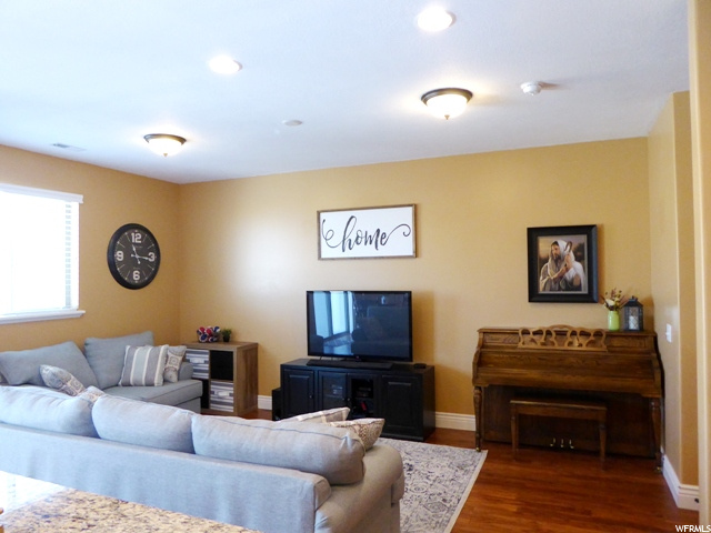 221 E 700 N, Smithfield, UT 84335 — photo 3
