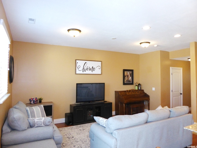 221 E 700 N, Smithfield, UT 84335 — photo 4