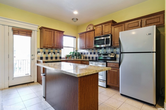 1069 E Quarry Sands Ln, Sandy, UT 84094 — photo 9