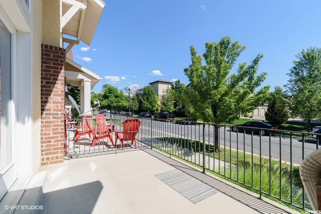 1069 E Quarry Sands Ln, Sandy, UT 84094 — photo 4