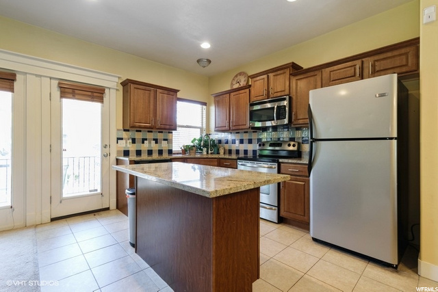 1069 E Quarry Sands Ln, Sandy, UT 84094 — photo 12
