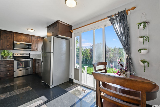 8490 S 1575 E, Sandy, UT 84093 — photo 2