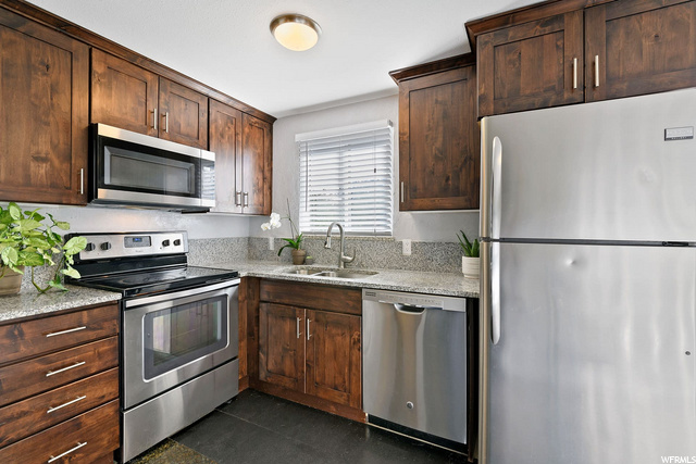 8490 S 1575 E, Sandy, UT 84093 — photo 6