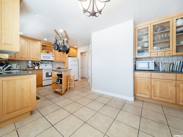 2826 S Lewis Park Dr E, Bountiful, UT 84010 — photo 8