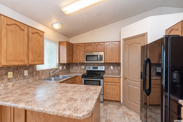 728 W 1960 N, Clinton, UT 84015 — photo 5
