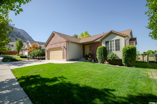 1043 E Canfield Dr, Ogden, UT 84404 — photo 2