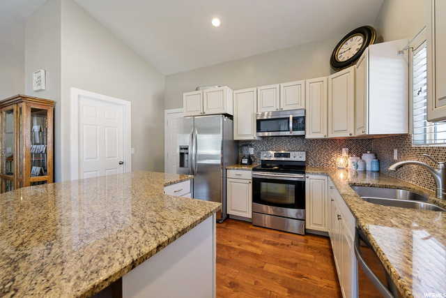 1193 W 1075 N, Clinton, UT 84015 — photo 9