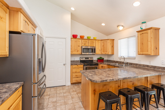 832 W 1090 N, Clinton, UT 84015 — photo 5