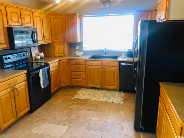 2448 W 2375 N, Clinton, UT 84015 — photo 5